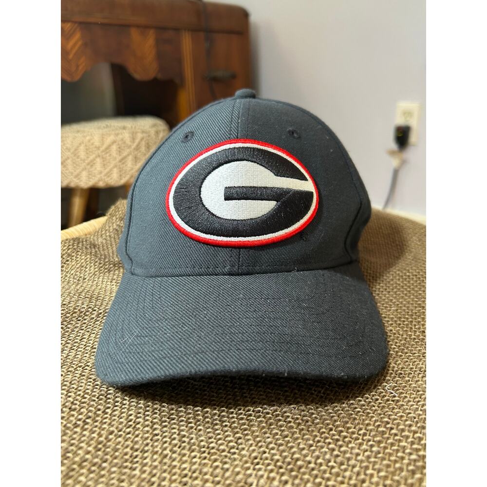 Nike On-Field Dri-FIT Swoosh Rise Flex Cap Georgia Bulldogs Dawgs - (Size S/M)